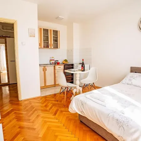 Apartment Todor *